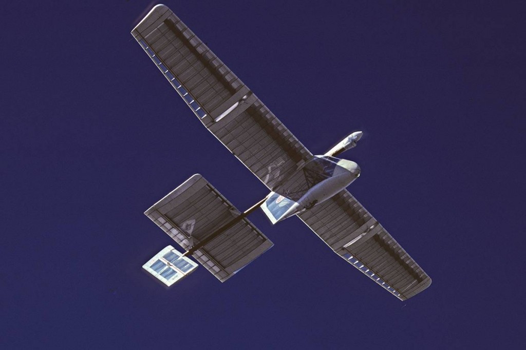 sc124_27 SC overhead - blue sky